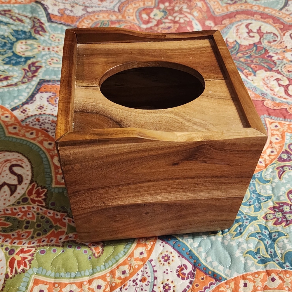 KASSATEX Bath Accessories, Acacia Tissue Holder | Wooden Tissue Box Holder - Picture 7 of 10